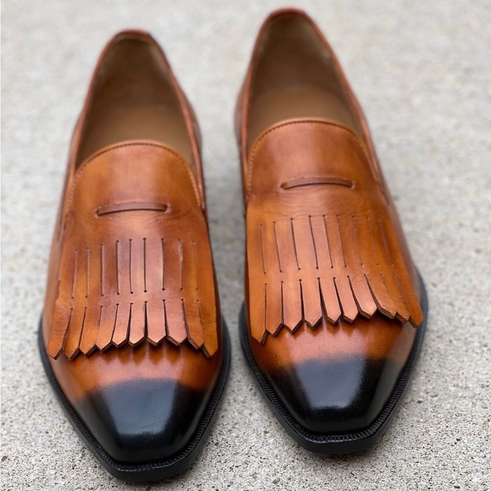 Size 11 loafer very unique and handmade